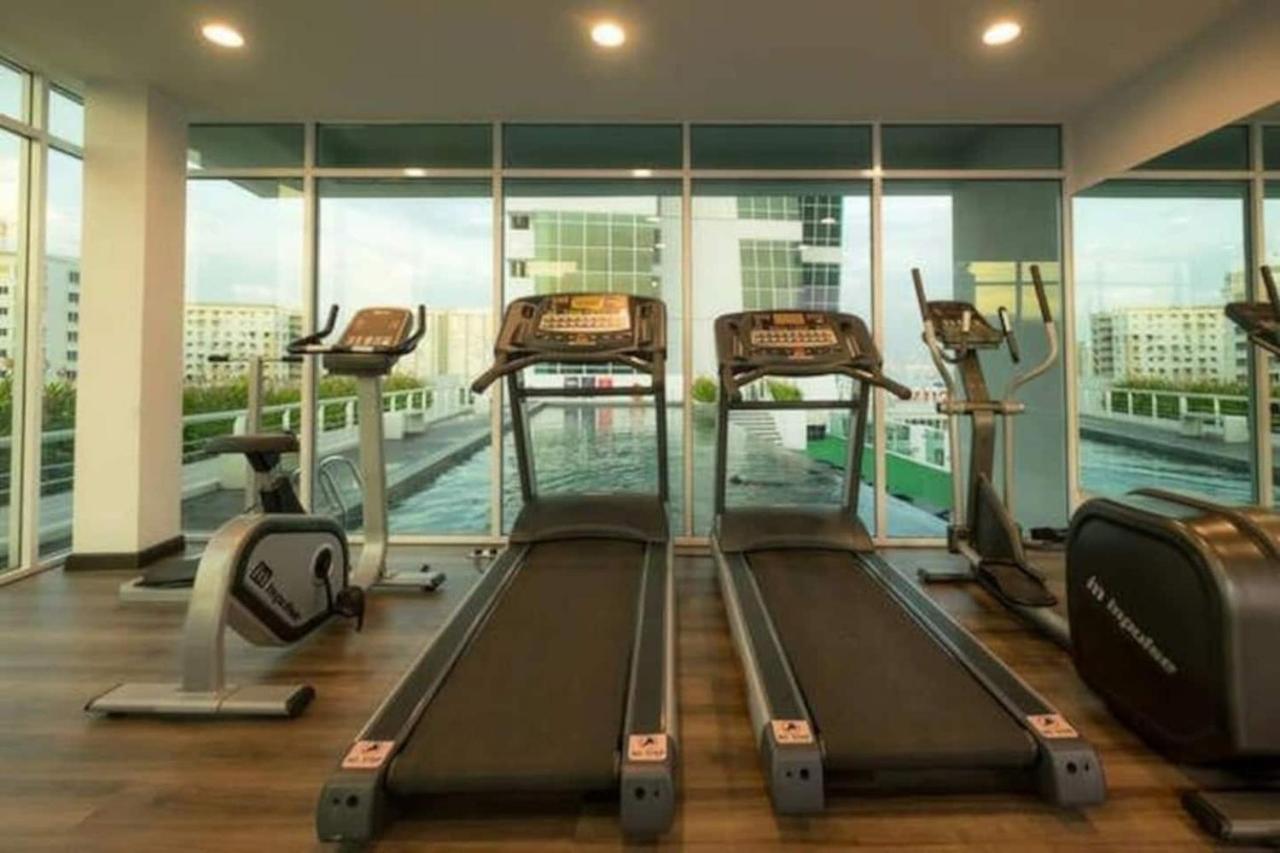 Loft Pano Seaview Suite 2 Bedroom By The Only Bnb Jelutong Екстериор снимка
