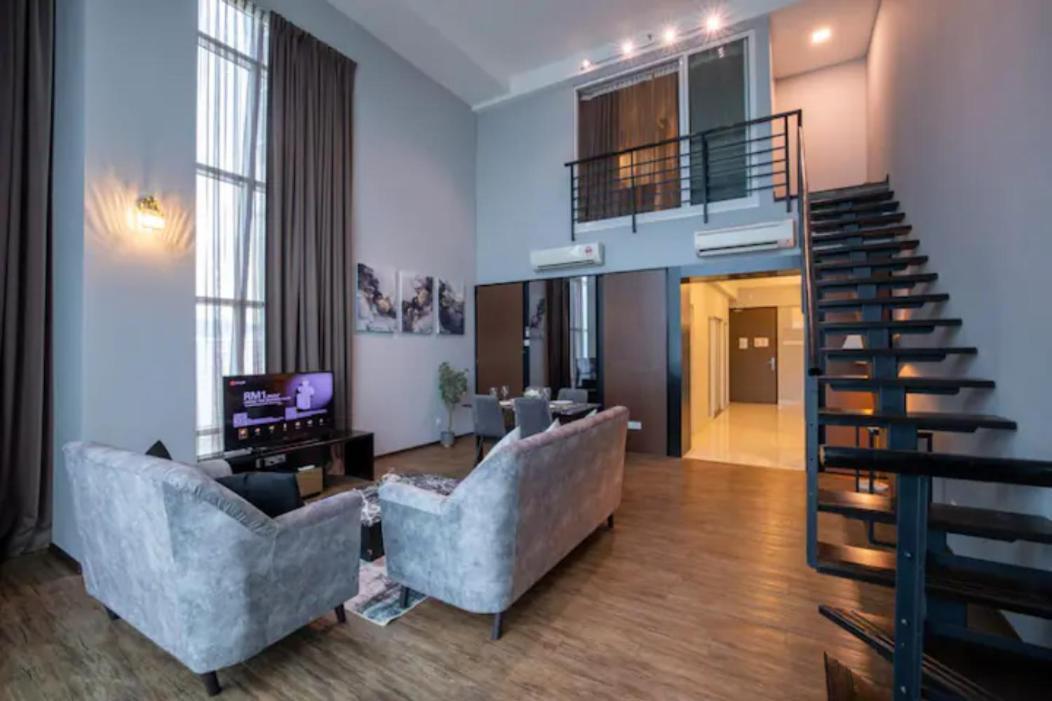 Loft Pano Seaview Suite 2 Bedroom By The Only Bnb Jelutong Екстериор снимка